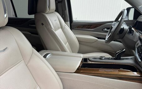 Cadillac Escalade V, 2021 год, 8 250 000 рублей, 7 фотография