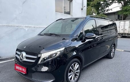 Mercedes-Benz V-Класс, 2022 год, 5 300 000 рублей, 1 фотография