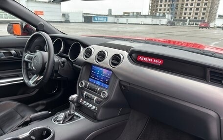 Ford Mustang VI рестайлинг, 2021 год, 3 000 000 рублей, 10 фотография