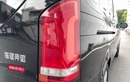 Mercedes-Benz V-Класс, 2022 год, 5 300 000 рублей, 7 фотография