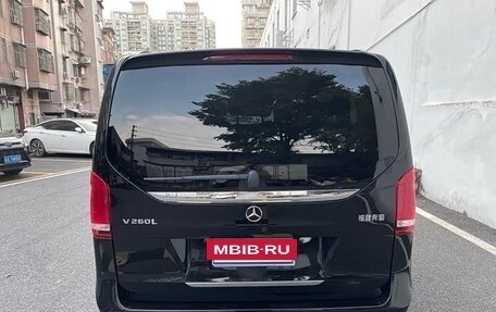 Mercedes-Benz V-Класс, 2022 год, 5 300 000 рублей, 6 фотография