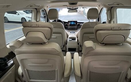 Mercedes-Benz V-Класс, 2022 год, 5 300 000 рублей, 20 фотография
