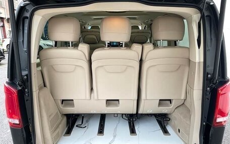 Mercedes-Benz V-Класс, 2022 год, 5 300 000 рублей, 21 фотография