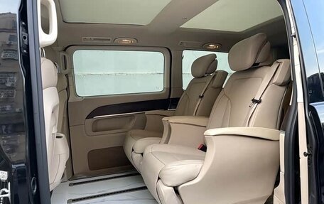 Mercedes-Benz V-Класс, 2022 год, 5 300 000 рублей, 19 фотография