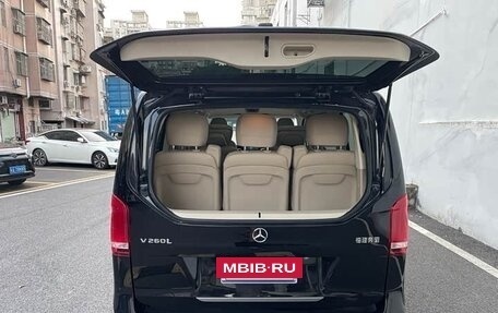 Mercedes-Benz V-Класс, 2022 год, 5 300 000 рублей, 22 фотография