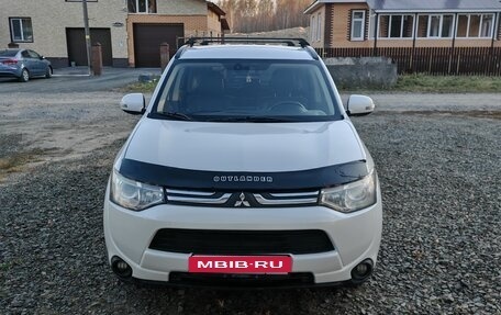 Mitsubishi Outlander III рестайлинг 3, 2013 год, 1 370 000 рублей, 1 фотография