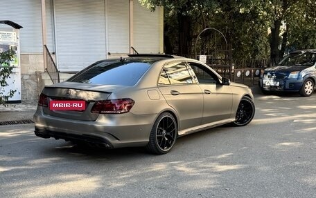 Mercedes-Benz E-Класс, 2015 год, 2 750 000 рублей, 3 фотография