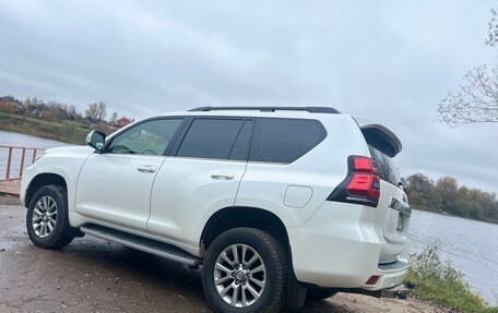Toyota Land Cruiser Prado 150 рестайлинг 2, 2017 год, 5 050 000 рублей, 3 фотография