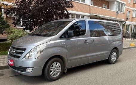 Hyundai Grand Starex Grand Starex I рестайлинг 2, 2016 год, 2 380 000 рублей, 1 фотография