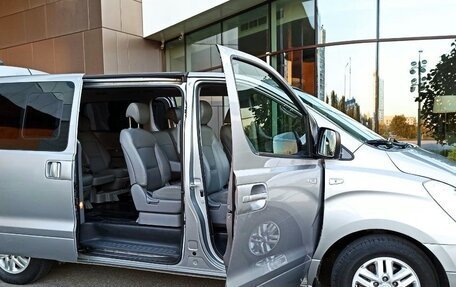 Hyundai Grand Starex Grand Starex I рестайлинг 2, 2016 год, 2 380 000 рублей, 9 фотография
