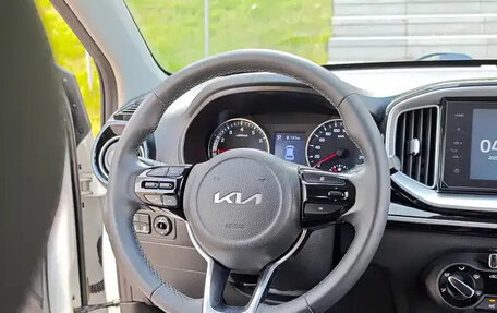 KIA Stonic, 2020 год, 1 500 000 рублей, 9 фотография