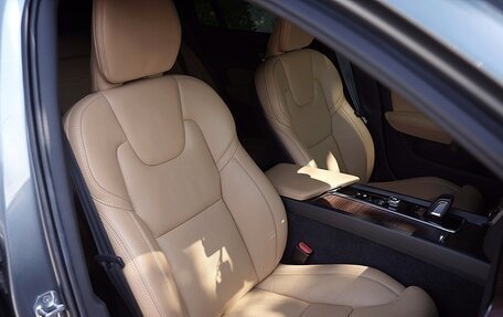 Volvo V60 Cross Country II, 2022 год, 3 850 000 рублей, 9 фотография