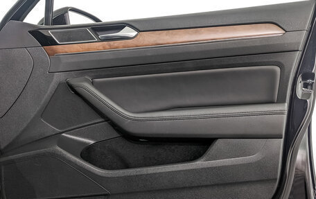 Volkswagen Passat B8 рестайлинг, 2018 год, 1 850 000 рублей, 24 фотография