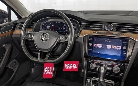 Volkswagen Passat B8 рестайлинг, 2018 год, 1 850 000 рублей, 29 фотография