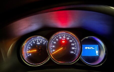 Renault Logan II, 2017 год, 700 000 рублей, 1 фотография