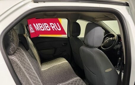 Renault Logan II, 2017 год, 700 000 рублей, 4 фотография