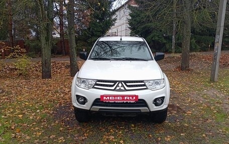 Mitsubishi Pajero Sport II рестайлинг, 2014 год, 1 895 000 рублей, 7 фотография