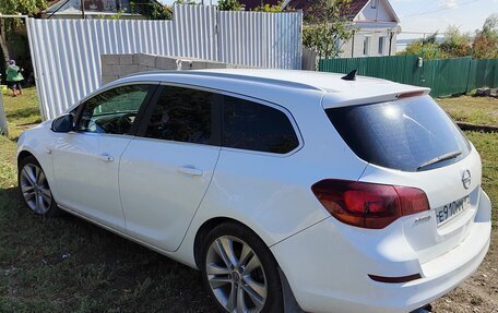 Opel Astra J, 2011 год, 400 000 рублей, 4 фотография