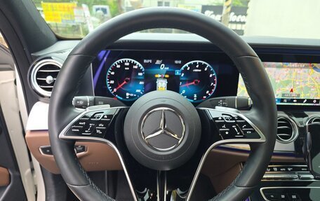Mercedes-Benz E-Класс, 2022 год, 3 850 000 рублей, 5 фотография