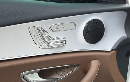 Mercedes-Benz E-Класс, 2022 год, 3 850 000 рублей, 18 фотография