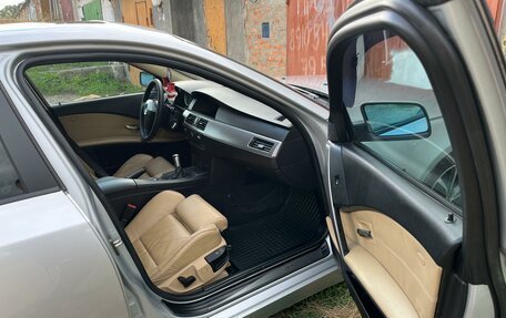 BMW 5 серия, 2004 год, 980 000 рублей, 12 фотография