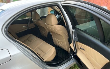 BMW 5 серия, 2004 год, 980 000 рублей, 17 фотография