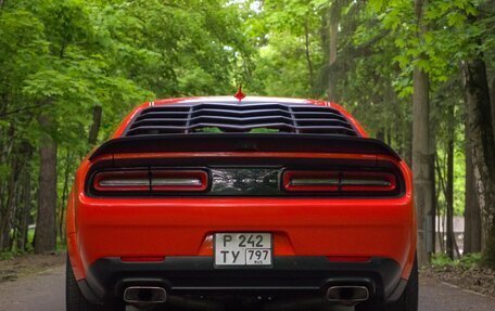 Dodge Challenger III рестайлинг 2, 2022 год, 9 500 000 рублей, 4 фотография