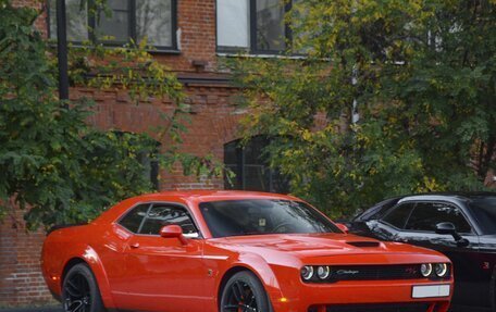 Dodge Challenger III рестайлинг 2, 2022 год, 9 500 000 рублей, 7 фотография