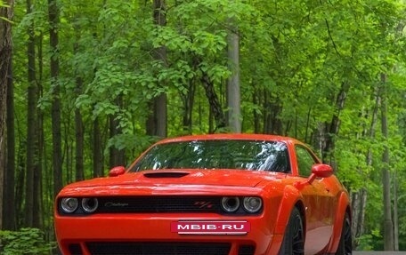 Dodge Challenger III рестайлинг 2, 2022 год, 9 500 000 рублей, 5 фотография