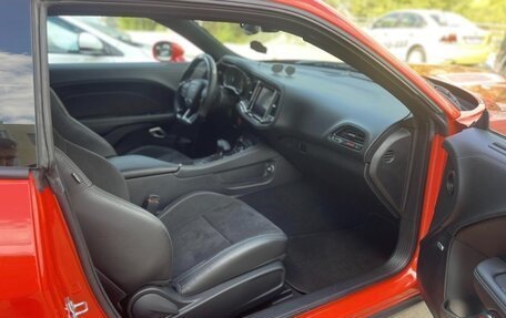 Dodge Challenger III рестайлинг 2, 2022 год, 9 500 000 рублей, 18 фотография