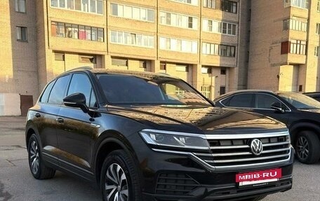 Volkswagen Touareg III, 2018 год, 4 800 000 рублей, 5 фотография