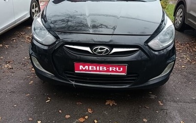 Hyundai Solaris II рестайлинг, 2011 год, 800 000 рублей, 1 фотография