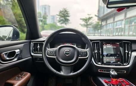 Volvo S60 III, 2022 год, 2 150 000 рублей, 15 фотография