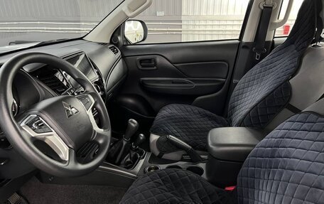 Mitsubishi L200 IV рестайлинг, 2023 год, 3 520 000 рублей, 3 фотография