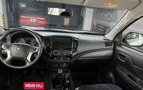 Mitsubishi L200 IV рестайлинг, 2023 год, 3 520 000 рублей, 4 фотография