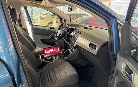 Volkswagen Touran III, 2022 год, 2 430 000 рублей, 13 фотография