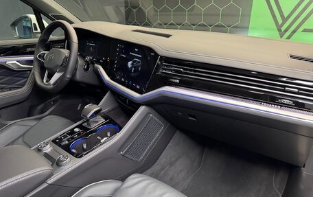 Volkswagen Touareg III, 2024 год, 14 500 000 рублей, 23 фотография