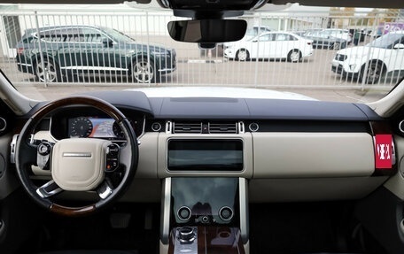 Land Rover Range Rover IV рестайлинг, 2018 год, 4 800 000 рублей, 1 фотография