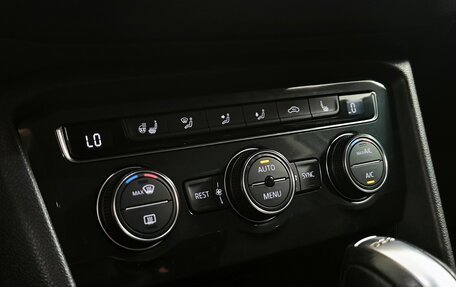 Volkswagen Tiguan II, 2018 год, 1 763 000 рублей, 8 фотография