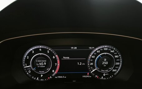 Volkswagen Tiguan II, 2018 год, 1 763 000 рублей, 6 фотография