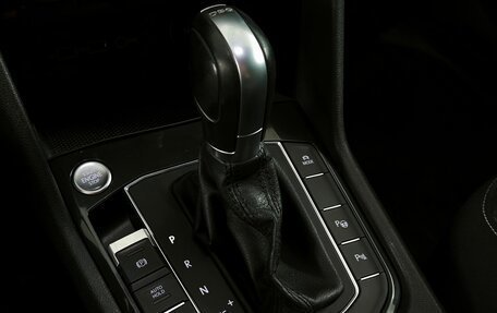 Volkswagen Tiguan II, 2018 год, 1 763 000 рублей, 9 фотография
