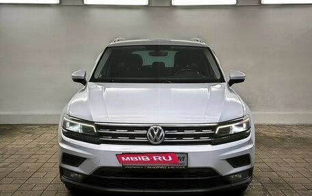 Volkswagen Tiguan II, 2018 год, 1 763 000 рублей, 2 фотография