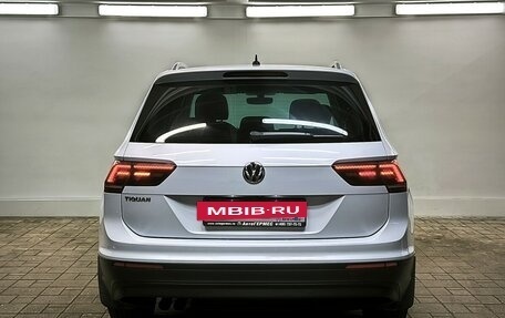 Volkswagen Tiguan II, 2018 год, 1 763 000 рублей, 3 фотография
