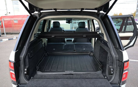 Land Rover Range Rover IV рестайлинг, 2018 год, 4 800 000 рублей, 3 фотография