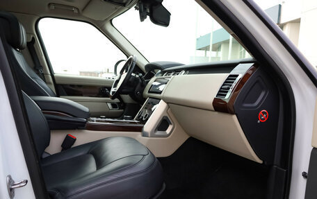 Land Rover Range Rover IV рестайлинг, 2018 год, 4 800 000 рублей, 9 фотография