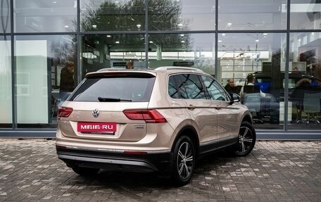 Volkswagen Tiguan II, 2017 год, 2 700 000 рублей, 2 фотография