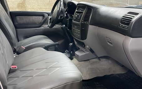 Toyota Land Cruiser 100 рестайлинг 2, 2007 год, 2 350 000 рублей, 9 фотография