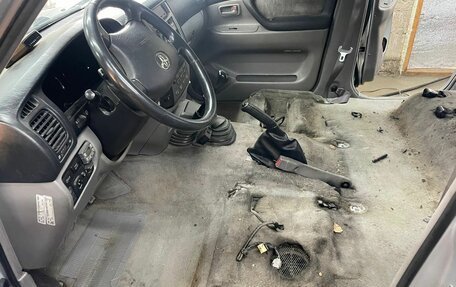 Toyota Land Cruiser 100 рестайлинг 2, 2007 год, 2 350 000 рублей, 16 фотография