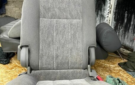 Toyota Land Cruiser 100 рестайлинг 2, 2007 год, 2 350 000 рублей, 17 фотография