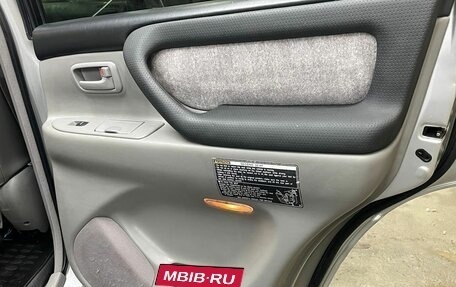 Toyota Land Cruiser 100 рестайлинг 2, 2007 год, 2 350 000 рублей, 40 фотография